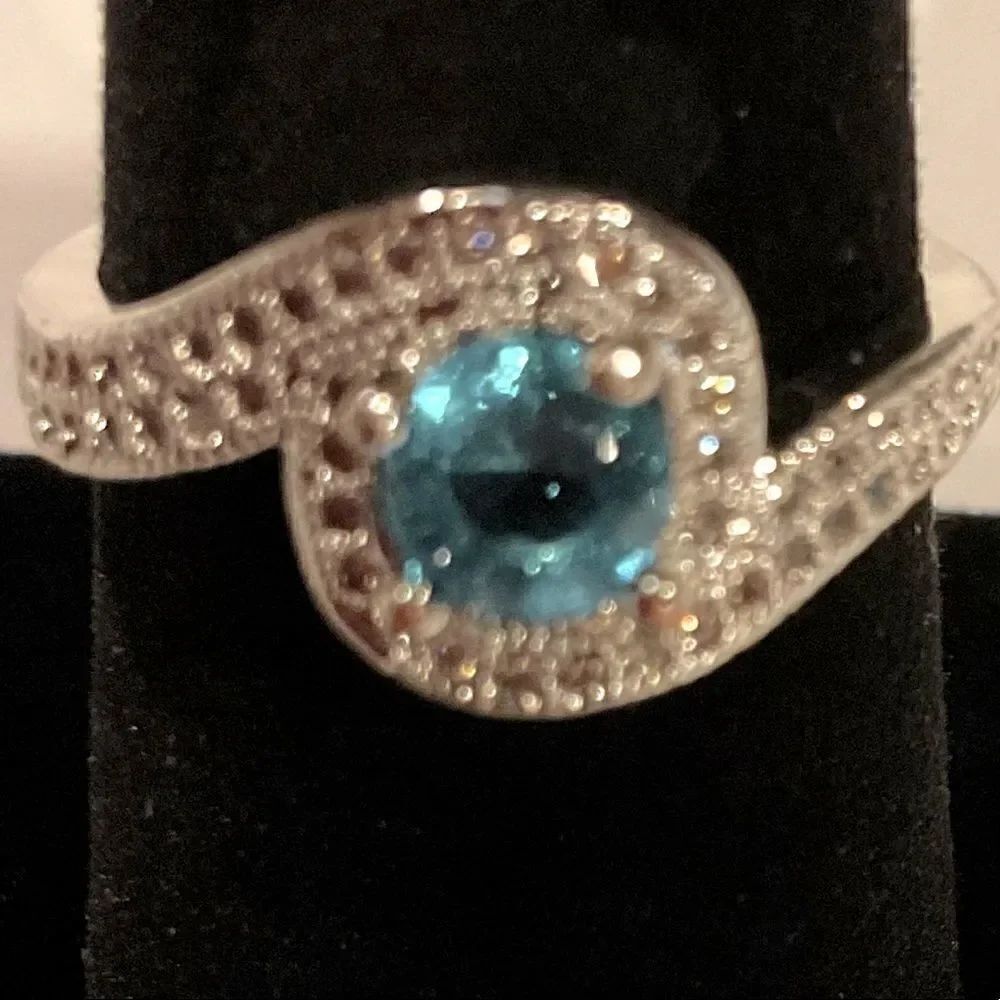Adorable Blue Stone Ring  